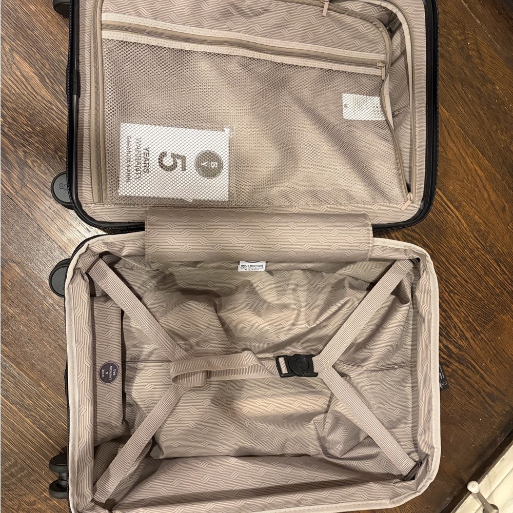 Bric's Black Hard-Shell Carry-On with Wave Detail - Picture 6 of 9